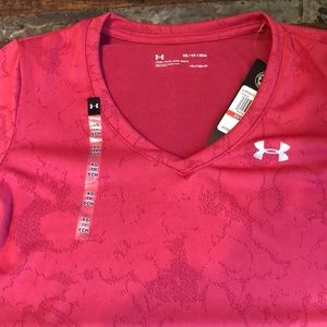 Beautiful raspberry color Under Armour v neck top